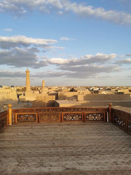 Panorama di Khiva in Uzbekistan al tramonto