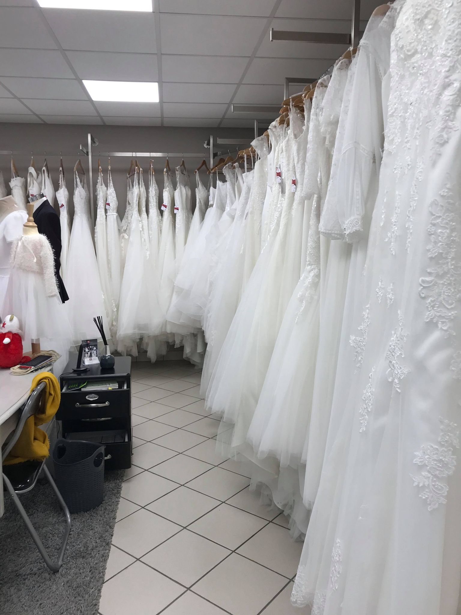 Robe de mariée avec étiquettes Robe de mariée avec étiquettes