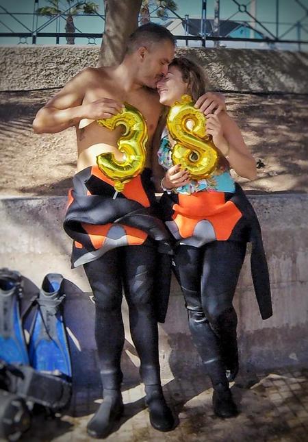 38-birthday-diving-kiss 38-birthday-diving-kiss