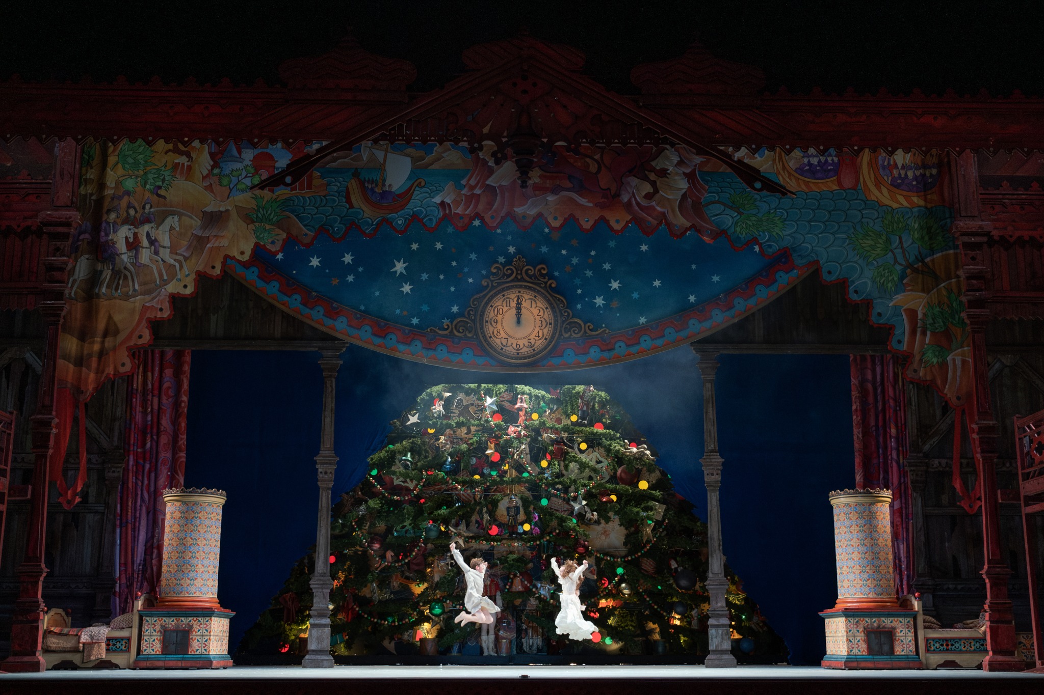 Owen Kincade and Cecilia Campbell-Cotte in The Nutcracker. Photo by Karolina Kuras. Courtesy of The National Ballet of Canada. Owen Kincade and Cecilia Campbell-Cotte in The Nutcracker. Photo by Karolina Kuras. Courtesy of The National Ballet of Canada.