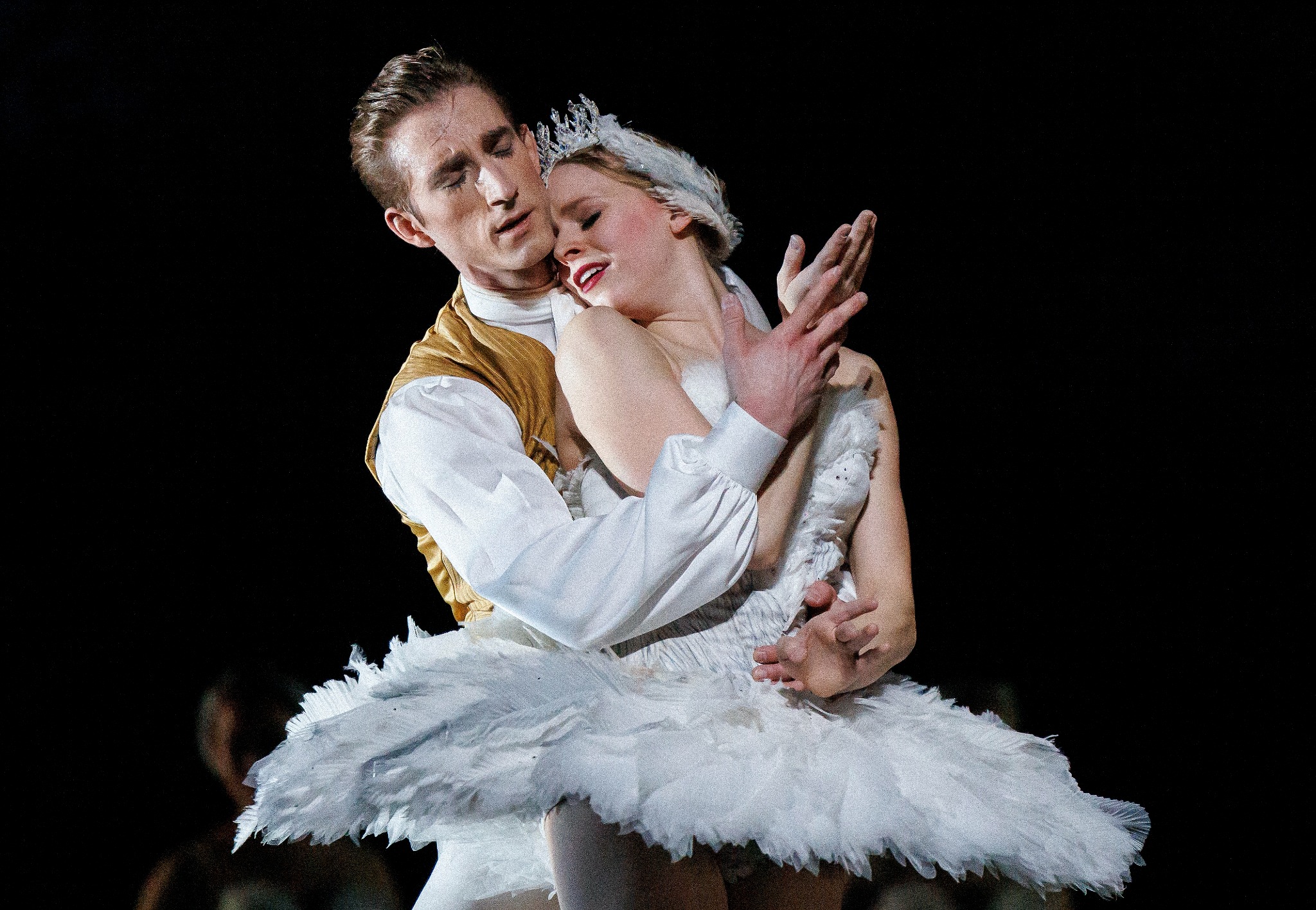 Genevieve Penn Nabity and Ben Rudisin in Swan Lake.
