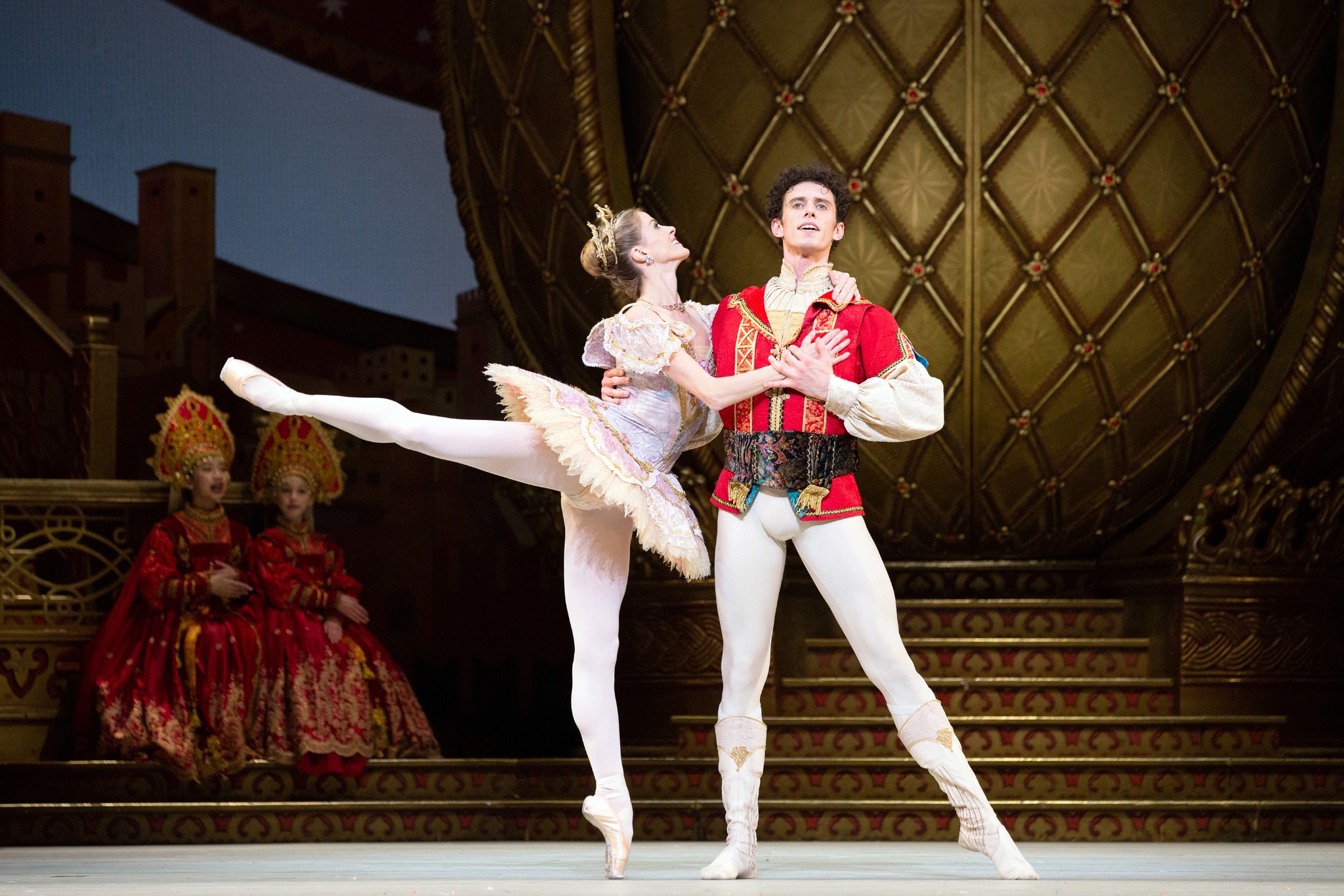 Heather Ogden and Christopher Gerty in The Nutcracker. Photo by Karolina Kuras. Courtesy of The National Ballet of Canada. Heather Ogden and Christopher Gerty in The Nutcracker. Photo by Karolina Kuras. Courtesy of The National Ballet of Canada.