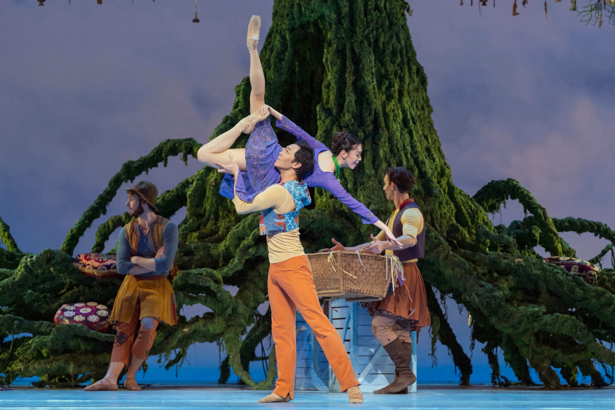 Tirion Law and Naoya Ebe in The Winter's Tale. Photo by Karolina Kuras. Courtesy of The National Ballet of Canada.