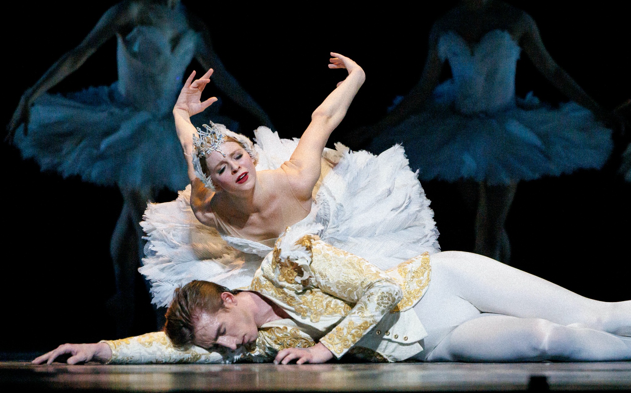 Genevieve Penn Nabity and Ben Rudisin in Swan Lake.