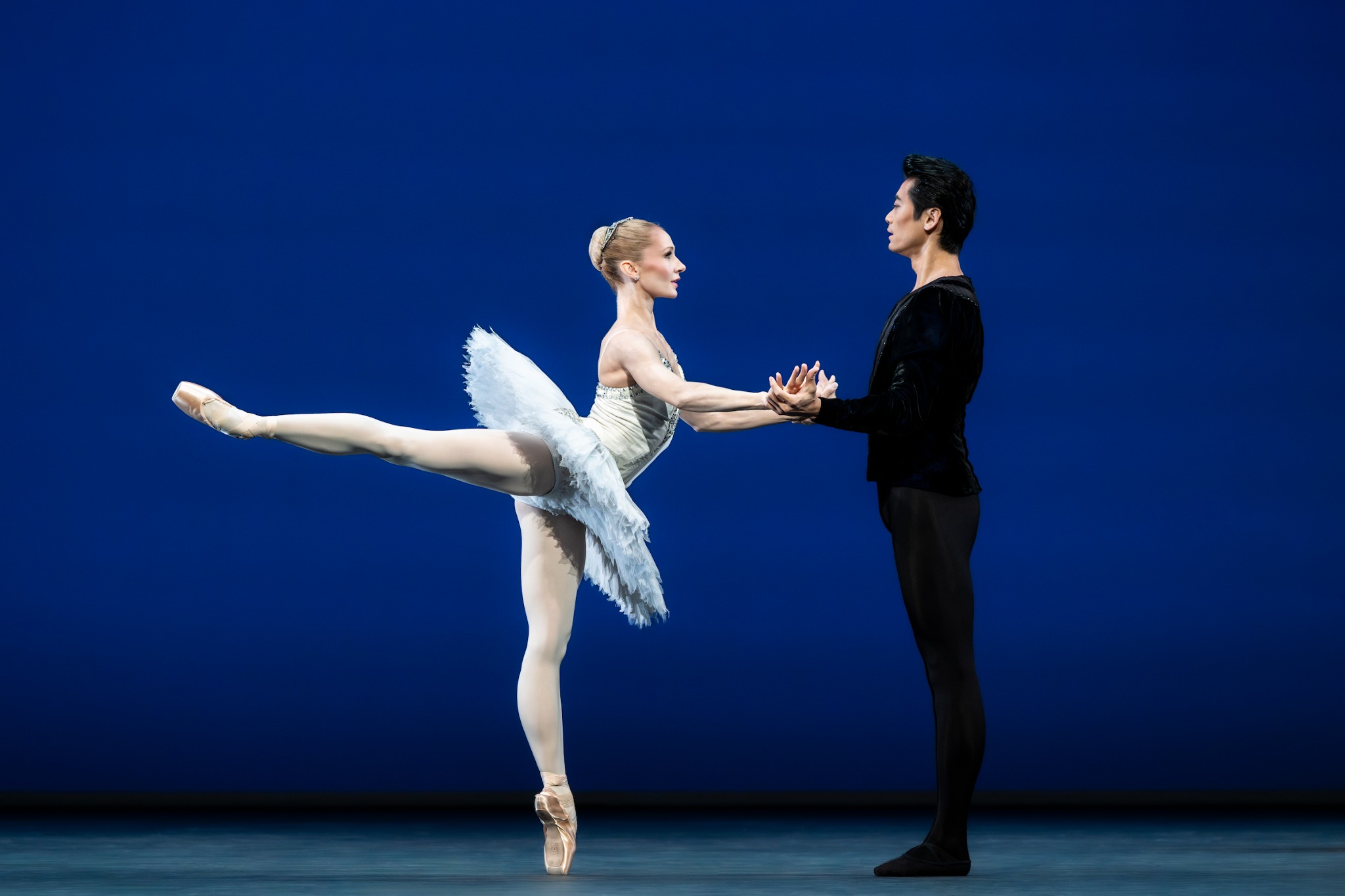 Photo of The Royal Ballet dancing Balanchine's Symphony in C. Photo of The Royal Ballet dancing Balanchine's Symphony in C.
