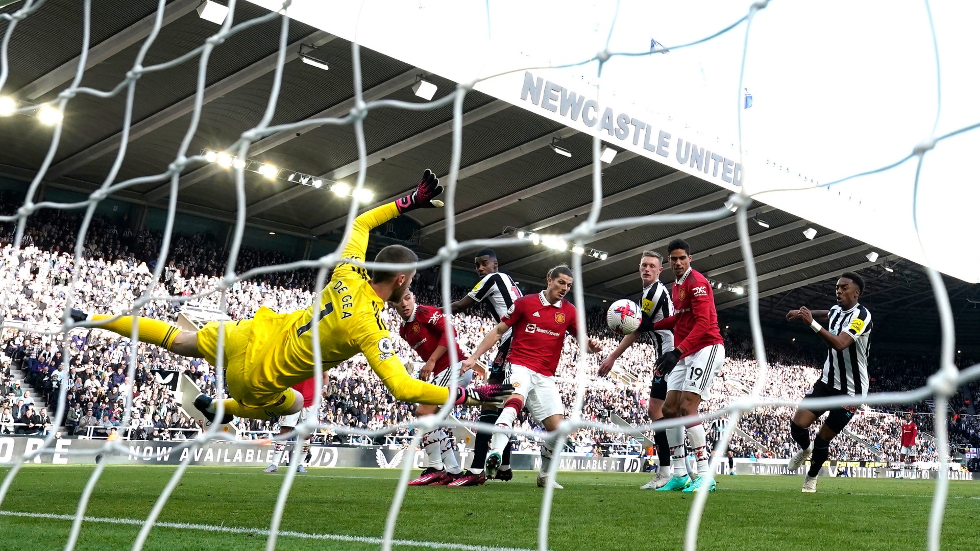 David De Gea via Newcastle, double save