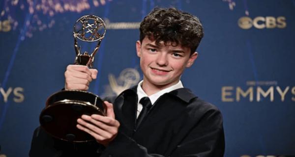 Emmy Awards 2025 - Owen Cooper holds up his Emmy – Filmotomy