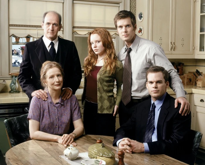 iconic drama series 2000s six feet under