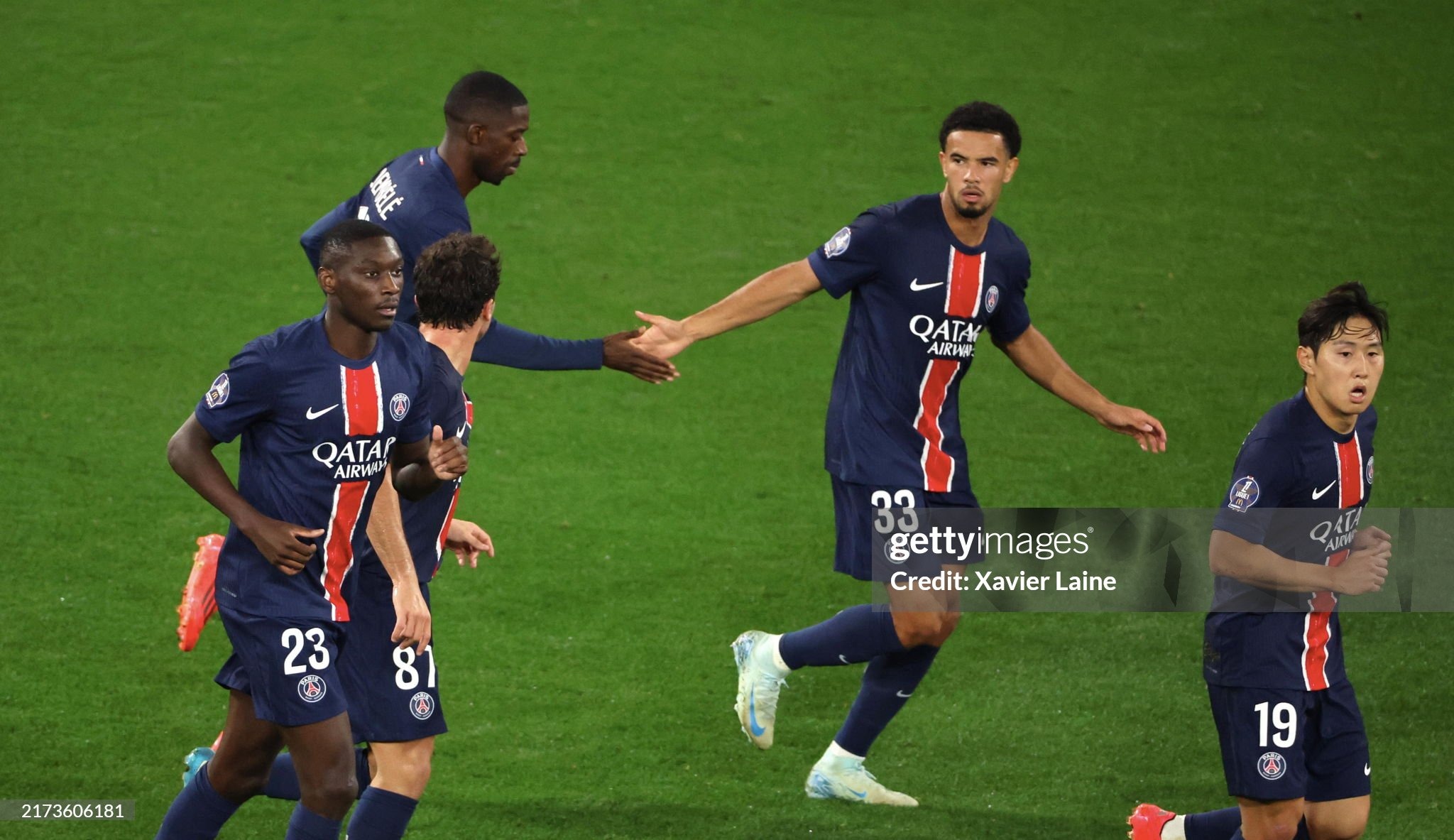 REIMS, FRANCE - SEPTEMBER 21: Ousmane Dembele #10 of Paris Saint-Germain celebrate his first goal with teammattes during the Ligue 1 match between Stade de Reims and Paris Saint-Germain FC at Stade Auguste-Delaune on September 21, 2024 in Reims, France. (Photo by Xavier Laine/Getty Images)