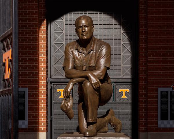 a statue of University of Tennessee Volunteers Head Coach General Robert Neyland