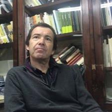 El catedrático Jordi Gracia en su despacho en la Facultat de Lletras en la Universitat de Barcelona