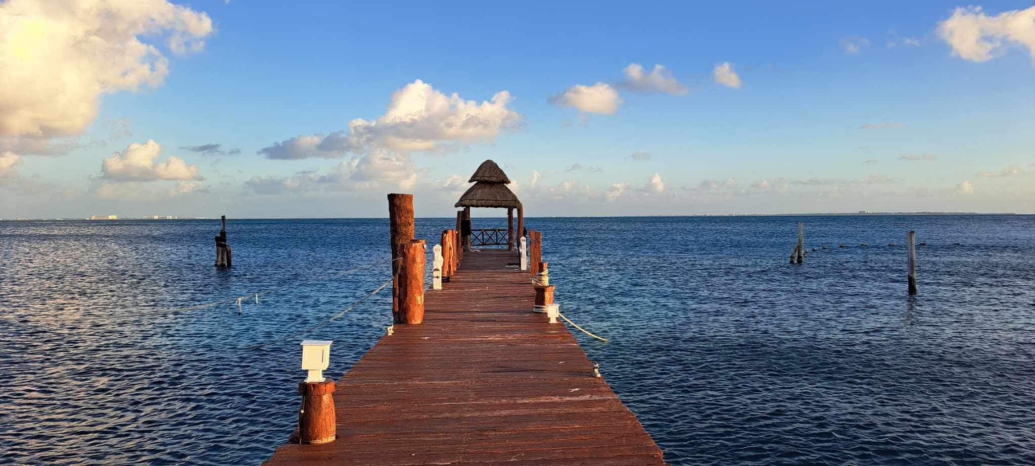 Ponton sur la mer Cancun Ponton sur la mer Cancun