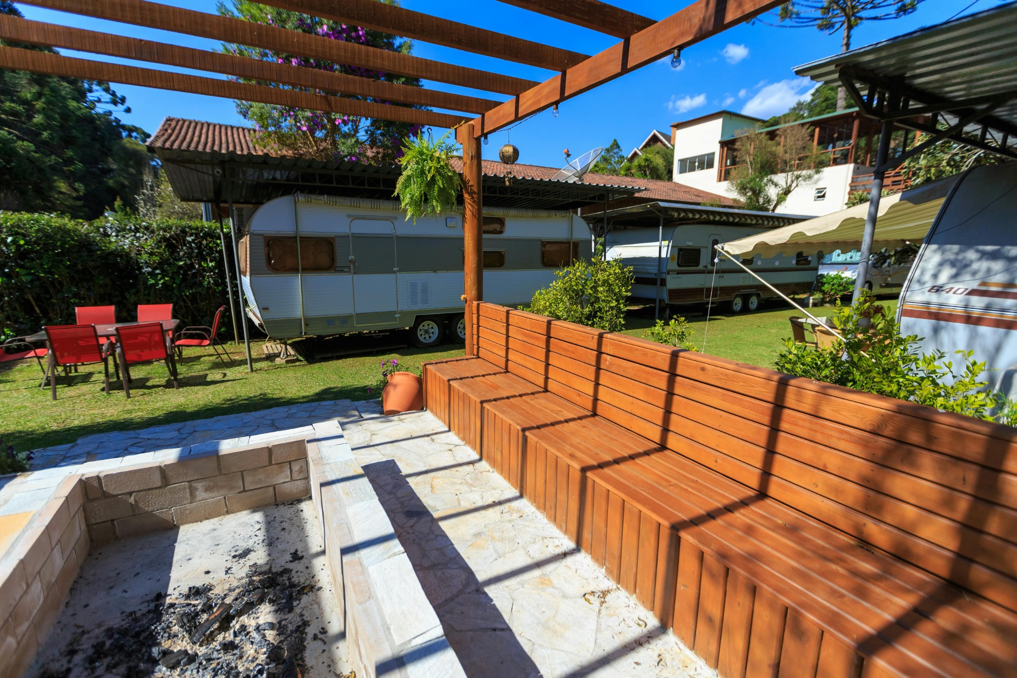 Caravanes-dans-un-camping