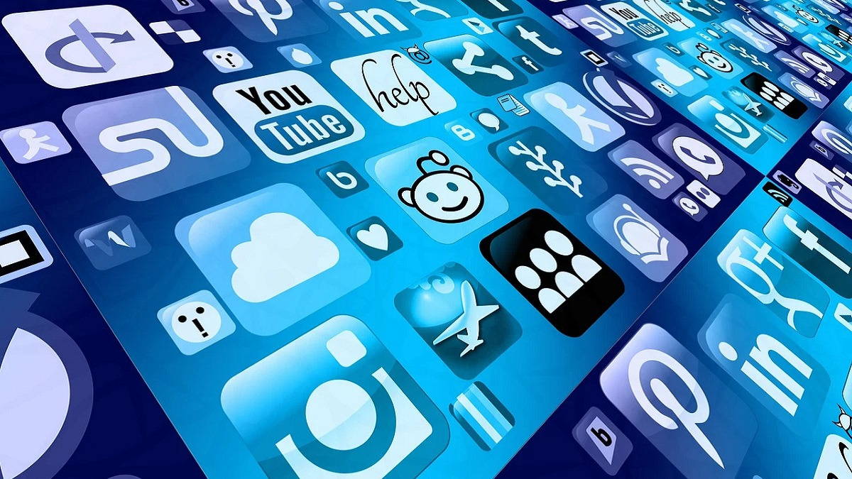 A series of blue website and app logos from branded names, including Reddit, Soundcloud, LinkedIn, and Pinterest.