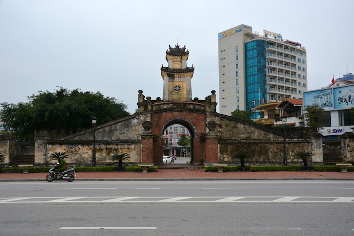 Dong Hoi city gate Dong Hoi city gate