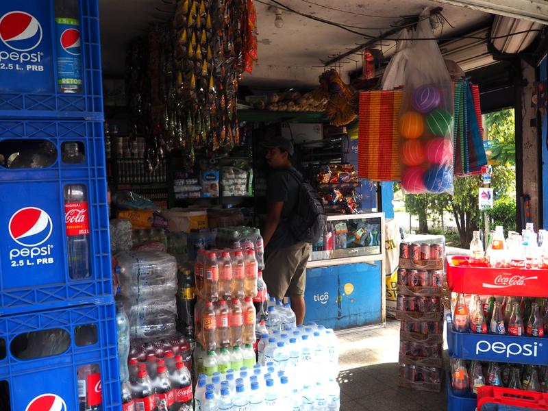 ¿Me acompañás a la tienda?