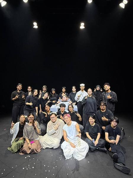 Photo with cast and crew!