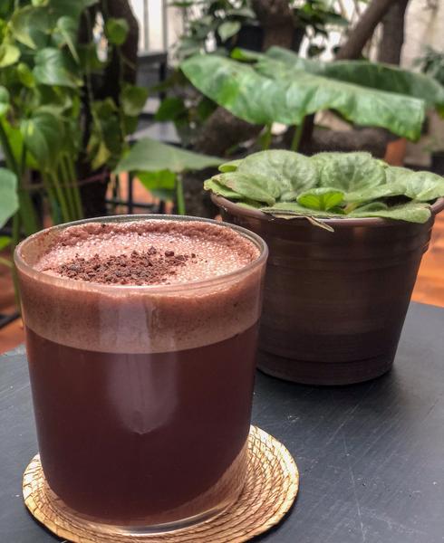 How Mexico Is Rediscovering (and Reinventing) Ancient Cacao Drinks / VICE / Text: Margot Castañeda / Photo: Margot Castañeda