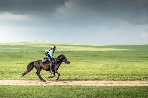 Justine Hales Mongol Derby Mongolia Justine Hales Mongol Derby Mongolia